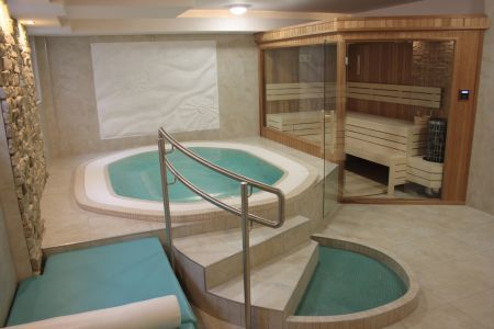 3* Hotel termale con jacuzzi e sauna a Mosonmagyarovar