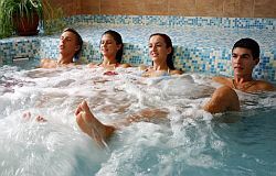 Jacuzzi - hotel a 4 stelle a Kecskemet - Aranyhomok Wellness