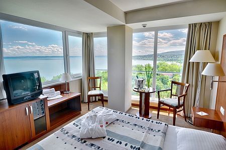 Vista panoramica sul Lago Balaton dal 4* Hotel Bal