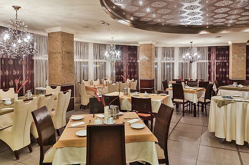 Ristorante dell'hotel termale Apollo - appartamenti a Hajduszoboszlo - fine settimana wellness