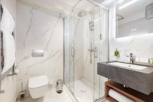 Stanza di bagno all'Anna Grand Hotel