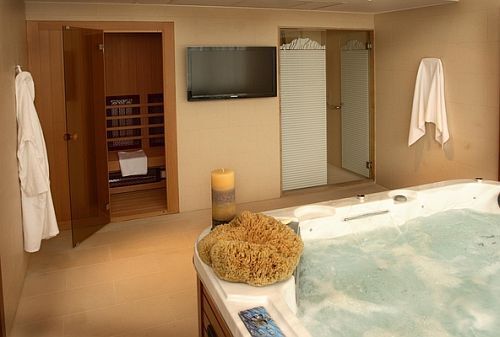 Suite presidenziale del Saliris Hotel con jacuzzi, sauna e solarium