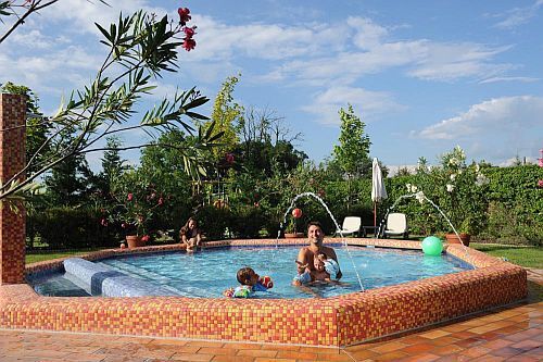 Piscina esteriore per bambini al Fabulous Shiraz Hotel di Egerszalok - pacchetti di wellness a prezzi vantaggiosi al Shiraz hotel