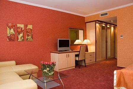 4* camera d'albergo di due stanze a Cserkeszolo nell'Aqua Spa Hotel