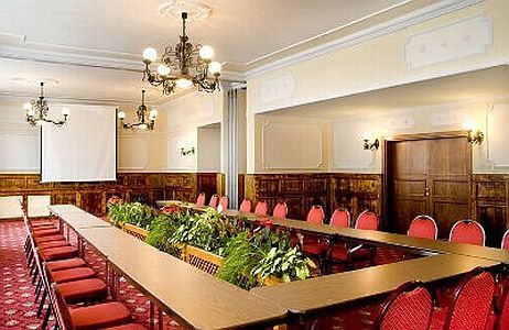 Sala conferenza nell'Anza del Danubio a Visegrad Hotel Silvanus