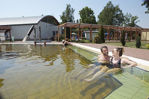 Piscina termale all'aperto a Tiszakecske - Hotel Barack