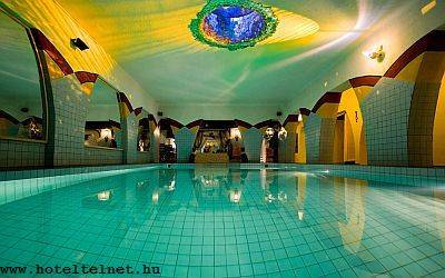 Hotel a Siofok - Janus Hotel Siofok - piscina - albergo benessere a Siofok